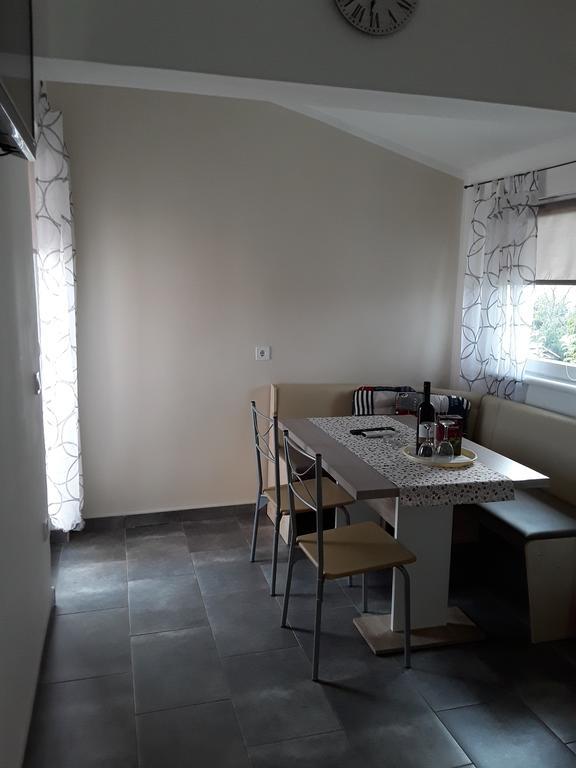Apartment Anita Fažana Eksteriør billede